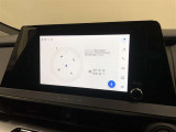 【8インチディスプレイオーディオ】各種オーディオ機能とスマホ連携機能を搭載。コネクティッドナビ対応。車載ナビ機能は搭載されていません。機能の詳細につきましては、展示店舗までお尋ねください。