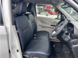 運転席周りはまとまりがあり、運転がしやすいです。