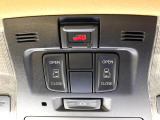 【両側パワースライドドア】スマートキーや運転席のスイッチで後席両側スライドドアの開閉が可能♪電動だから力を入れてドアを開ける必要が無く、小さなお子様でも簡単に開け閉めでき快適です♪