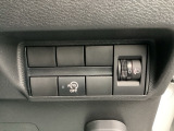 アイドリングストップ 機能を搭載しており、停車時のエンジン停止により燃費向上に貢献します。