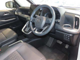 見通しのよいすっきりとした視界で、誰でも運転しやすいです。運転のしやすさは疲れにくさにも繋がりますよ♪