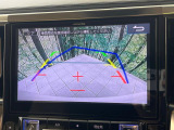 【バックカメラ】駐車時に後方がリアルタイム映像で確認できます。大型商業施設や立体駐車場での駐車時や、夜間のバック時に大活躍!運転スキルに関わらず、今や必須となった装備のひとつです!