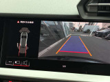 バックカメラと前後のバンパーセンサーで駐車時も安心です