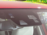 【i-ACTIVESENSE】走行中に前方の車両等を認識し、衝突しそうな時は警報とブレーキで衝突回避と被害軽減をアシスト。より安全にドライブをお楽しみいただけます。