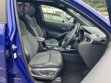 運転席・助手席です