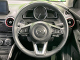 【ステアリングスイッチ】運転中、前方から目線をそらすことなく、オーディオ等の操作が可能な便利機能!安心&快適なドライブを演出してくれます♪