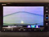 【バックカメラ】運転が苦手な方も車庫入れラクラクです!ギアをリバースに入れれば自動的に切り換わりますので、面倒な操作は不要です♪狭い駐車場もお車を傷つけず安心ですね!