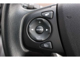 ステアリングスイッチでオーディオ操作が可能です。