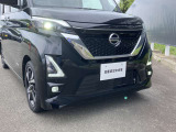 夜間走行の様々な局面に向けて、LEDヘッドランプで視認性をしっかり確保☆ハロゲンヘッドランプのおおよそ2倍の光量で、広範囲に明るくドライバーをサポートしてくれます。