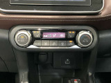 オートエアコン付きですので予め温度設定すれば後はセンサーが感知して設定温度を保ってくれますので快適なドライブが楽しめます。ヒーターシートも装着です。