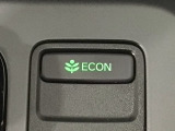 ★ECONスイッチ★ エコドライブを加速しよう!スイッチをONにすると、運転の仕方によるロスを抑え込み燃費をよくするようクルマが頑張ります(*^ー^*)燃費向上にチャレンジ♪