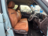 運転席シート廻りは使用感も少なく、良好な状態となっています。丁寧に使われていたことがよくわかりますね。