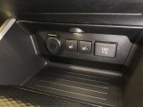 運転席・助手席シートヒーターです。座面と背もたれにヒーターが内蔵されているので、身体を直接温めることができます。寒さの厳しい時も快適に過ごせます。