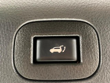 【パワーバックドア】スマートキーや運転席のボタンを押すだけでリアゲートが自動で開閉します!荷物を持っている時や、高い位置にあるバックドアを閉める際に便利な機能です♪