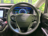 【純正革巻きステアリング】上質な革を使用することで、手にしっかり馴染みとても運転しやすいハンドルです♪