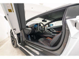 Interior trim in leather with S-TrimPillars and windscreen frames in leatherRear bench and sill cover inner part in leatherInterior details in high gloss black
