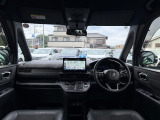 インパネ周りのお写真です。 視界が広く運転もしやすくなっております♪