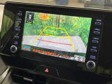 【バックカメラ】駐車時に後方がリアルタイム映像で確認できます。大型商業施設や立体駐車場での駐車時や、夜間のバック時に大活躍!運転スキルに関わらず、今や必須となった装備のひとつです!