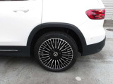 車輌に関する装備・価格等ご不明点などお気軽にお問合せ下さい。また、総額価格に関しましては車輌本体価格に納車に関わる費用等は別途料金がかかります。詳細は当店スタッフへお問い合わせ下さいませ。