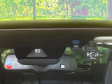【トヨタセーフティセンス】走行中に前方の車両等を認識し、衝突しそうな時は警報とブレーキで衝突回避と被害軽減をアシスト。より安全にドライブをお楽しみいただけます。
