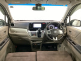 【前方視界】開放的な前方視界!運転がしやすく疲れにくいです♪窓が大きく、見通しがとっても良いおクルマですよ♪