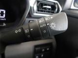 オートライト機能装備です!車外の明るさに応じて、自動的にライトの点灯・消灯をしてくれます♪