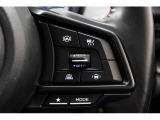 全車速域追従クルーズコントロールのほか、車両のキャラクターを変更できる「ドライブモードセレクト」のスイッチ(☆マーク)をステアリング右側に装備。