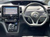フロントガラスが広く視界が広々としているので、運転がとてもし易いです!
