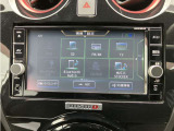 日産純正メモリーナビゲーションです♪目的地まで案内するナビゲーション機能の他にフルセグ画質で楽しめるTVやBluetooth Audio☆DVD再生など多彩な機能が満載で運転を快適にサポートしてくれます☆