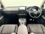 いつでも気持ちよく運転できて、使い勝手のいい収納や体をケアするシート、細部にまでこだわったインテリア♪