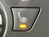 【シートヒーター】寒い日に重宝するシートヒーター!エアコンより早く温まってくれるので寒がりの人も安心ですね♪エアコンの温風は乾燥するから苦手、という方にもをおすすめです。