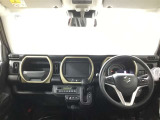 見通しのよいすっきりとした視界で、誰でも運転しやすいです。運転のしやすさは疲れにくさにも繋がりますよ♪