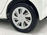タイヤサイズは155/65R14!ディスクホイールにサビあり。残り溝は5ミリ程度です!
