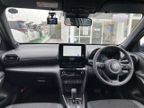 【運転席・インパネまわり】ハンドル・シート・フロアーなど隅々までプロによるクリーニング済み☆彡キレイな車内でドライブが一層快適にお楽しみいただけます!!