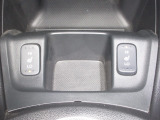 運転席&助手席シートヒーターが付いてます。寒い冬でもスイッチONで座面をあたたかくして、ドライブをさらに快適にしてくれます。HIとLOの2段階に温度設定が可能です。