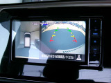アラウンドビューモニター付きです 上から見たイメージで駐車出来ますので車庫入れの苦手な方も楽に駐車出来ます♪