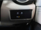 【パーキングセンサー】障害物などが車両に近づいた際に、音と画面表示にてお知らせしてくれます。警告音も段階的に鳴ってくれるので、どのくらいの近さなのか感覚的に察知することが出来ます♪