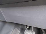 ニーエアバック(ひざ下)は運転席正面下からの衝撃を軽減します♪♪