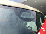【衝突被害軽減ブレーキ】前方の車両や歩行者を検知し、ブザー音や表示によって警告!衝突の可能性が高まるとブレーキ踏力をアシストしてくれますが、あくまでもサポートですので運転手の判断・操作が大事です☆