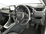 見通しのよいすっきりとした視界で、誰でも運転しやすいです。運転のしやすさは疲れにくさにも繋がりますよ♪
