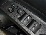 電動格納式ドアミラー・パワーウインドウを装備しています。