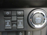 運転席からもスイッチ1つでリヤドアを開閉する事ができます。