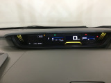 メーターも見易いレイアウトなので安心ドライブをサポートします。