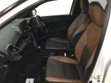 ハーフレザーのシートでとってもオシャレです