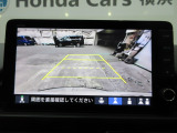 バックカメラの画像です。ガイドラインがスムースな車庫入れをサポートいたします。車庫入れの安心感がアップしますね。