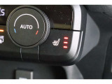 シートヒーター装備付き車!!座席に埋め込まれた電熱線によりシートを暖めることが出来る装備で、温められたシートは、寒い冬には最適です!!