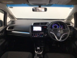 【前方視界】開放的な前方視界!運転がしやすく疲れにくいです♪窓が大きく、見通しがとっても良いおクルマですよ♪