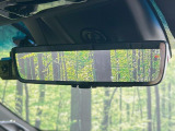 【デジタルインナーミラー】後席の大きな荷物や同乗者で後方が確認しづらい時でも安心!カメラが撮影した車両後方の映像をルームミラー内に表示。クリアな視界で状況の確認が可能です!