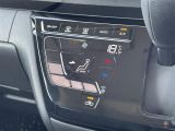 【 オートエアコン 】車内温度を感知して自動で温度調整をしてくれるのでいつでも快適な車内空間を創り上げます!//