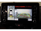 車両を上から見たような映像表示するパノラミックビューモニター付き!
